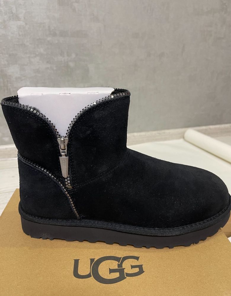 Сапоги Mini Florense Орігінальні UGG розмір 40,usa 9 чорного кольору