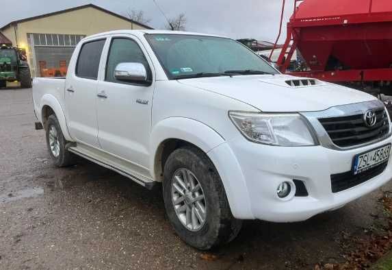 Разборка Toyota Hilux бампер передній задній