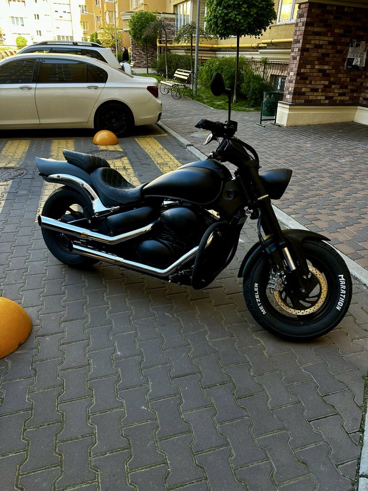 Suzuki Intruder VS800