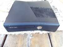 Xbox 360 Slim + zasilacz (USA) – stan nieznany

Sprzedam konsolę Xbox