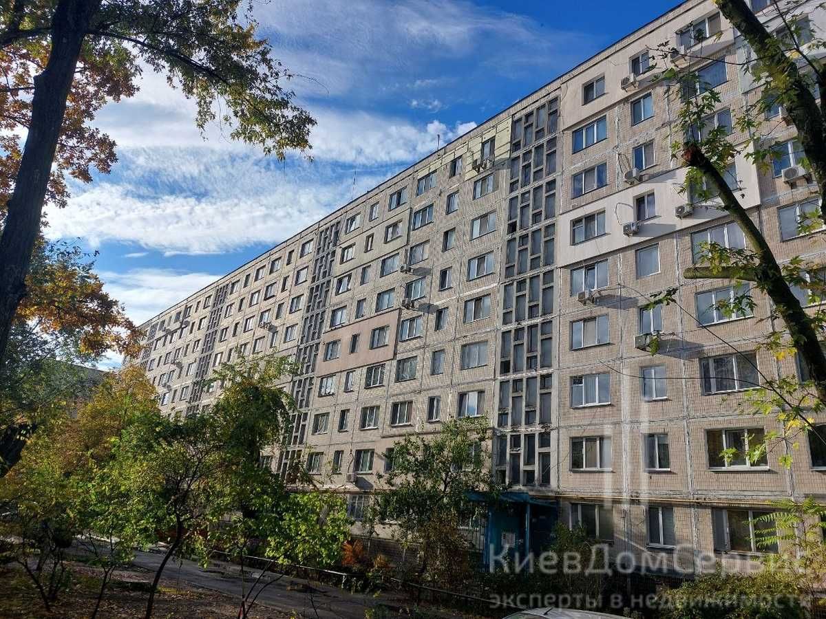 продаж квартири метро Лісова Волкова 2 Лісовий масив Деснянський