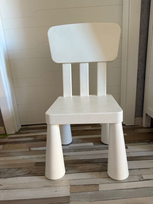 Стол білий и стільчики дитячі Mammut Ikea