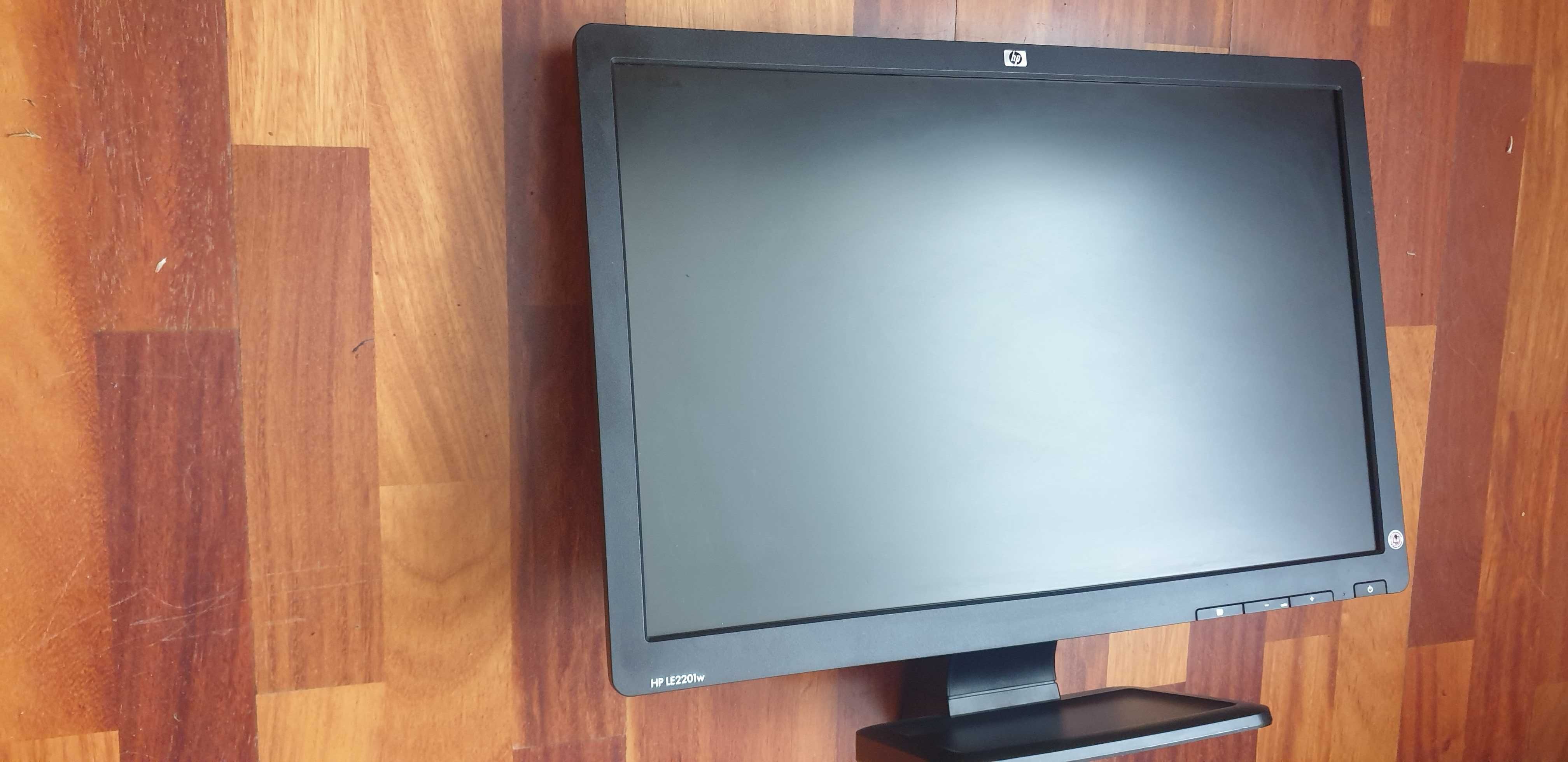 w dobrym stanie monitor HP LE2201W 22 cale