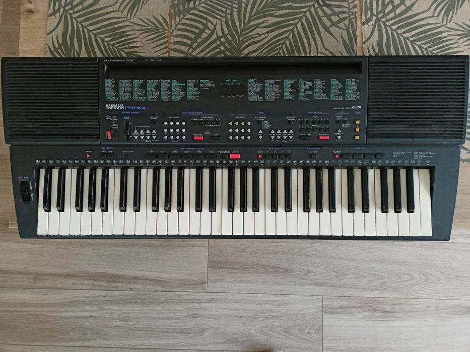 Yamaha PSR- 400 keyboard