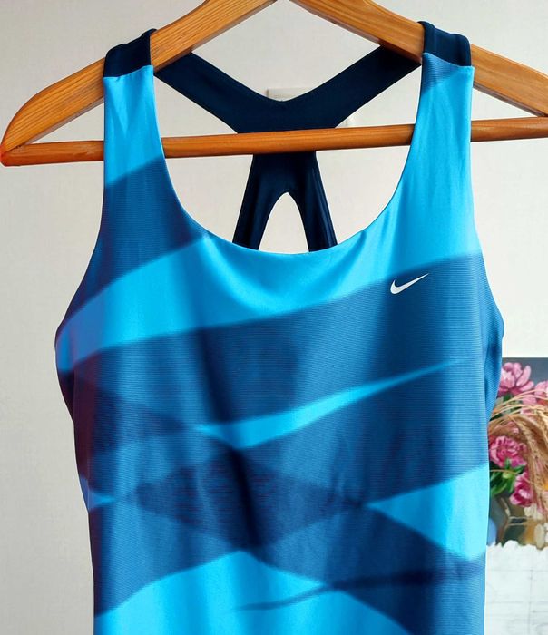 Спортивний топ, майка Nike