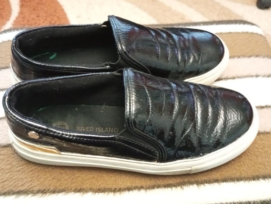 Buty czarne błyszczące