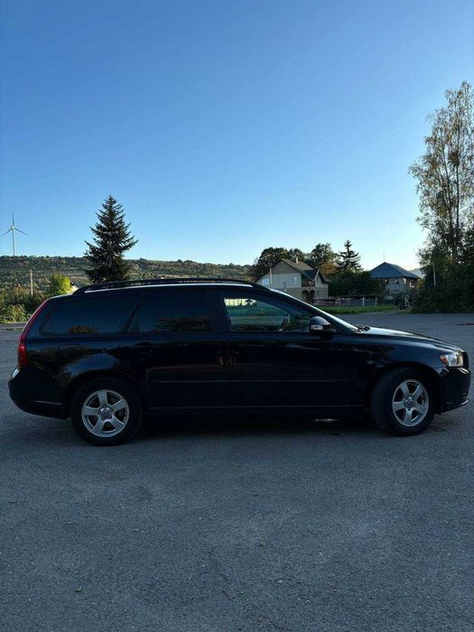 Продам Volvo v50 2009рік 1.6d 110 к.с.