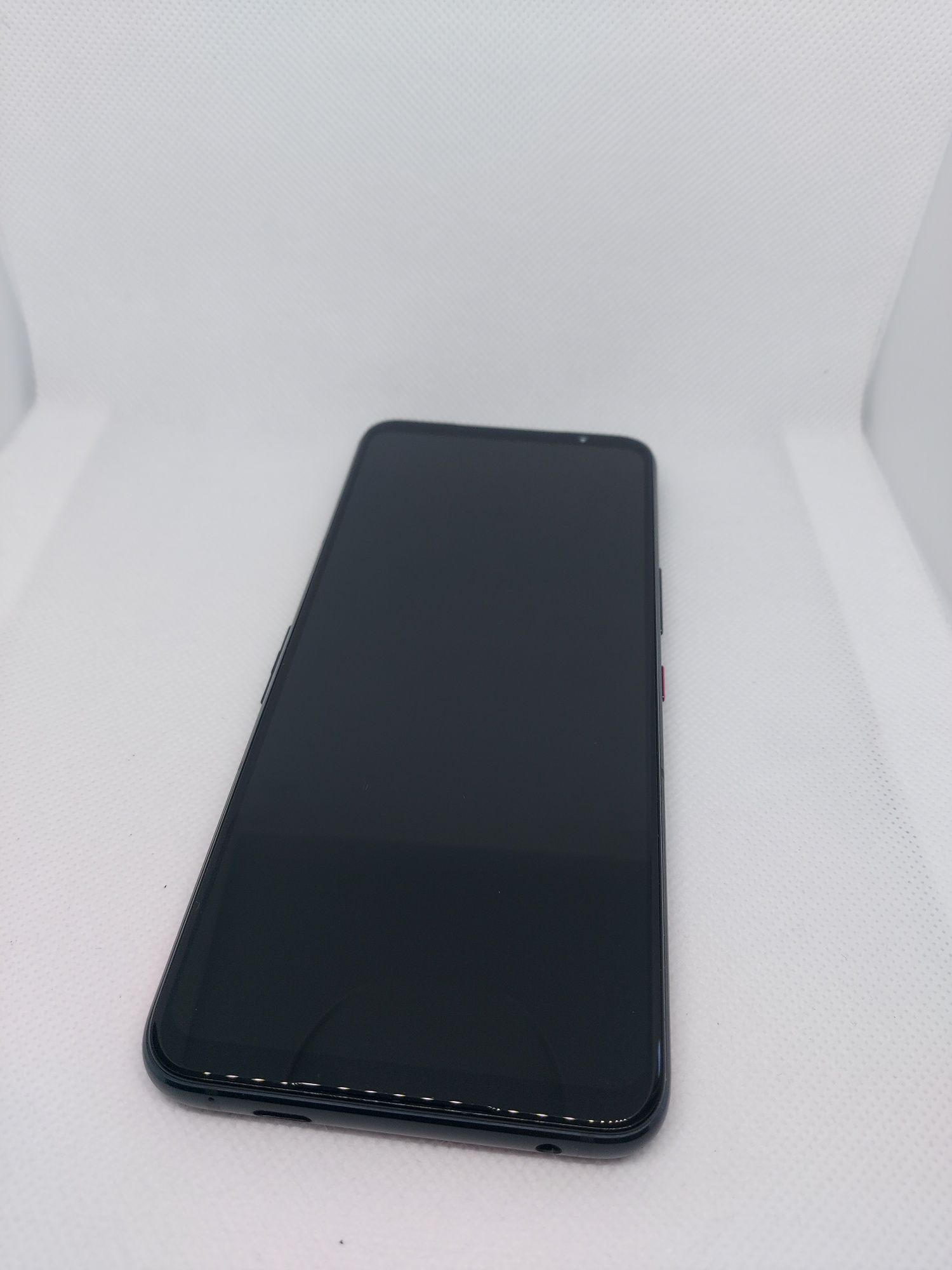 Asus ZS673KS ROG Phone 5 8/128Gb Black