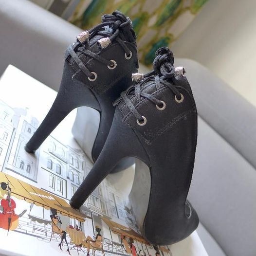 BELLE satynowe sexy szpilki peep-toe 38 fason retro czarne