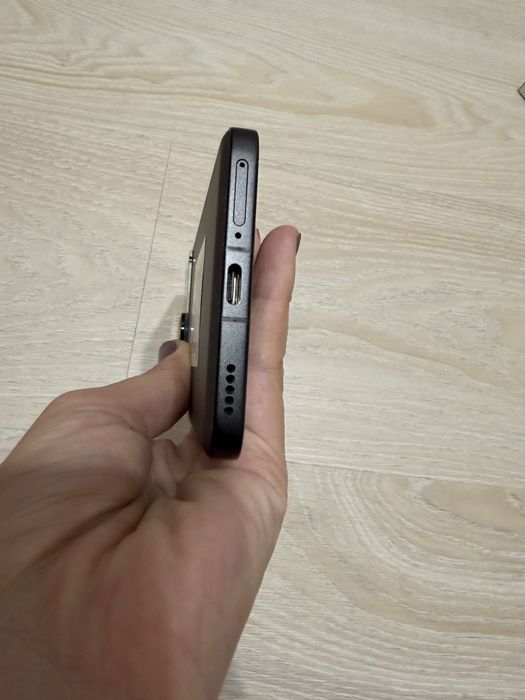 Продам Poco F6Pro 12/512 Gb Глобальна версія