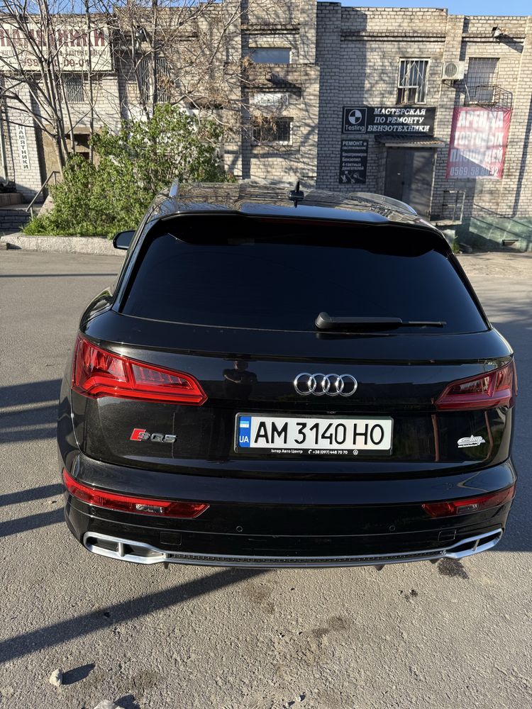 Audi SQ5 2017 рік