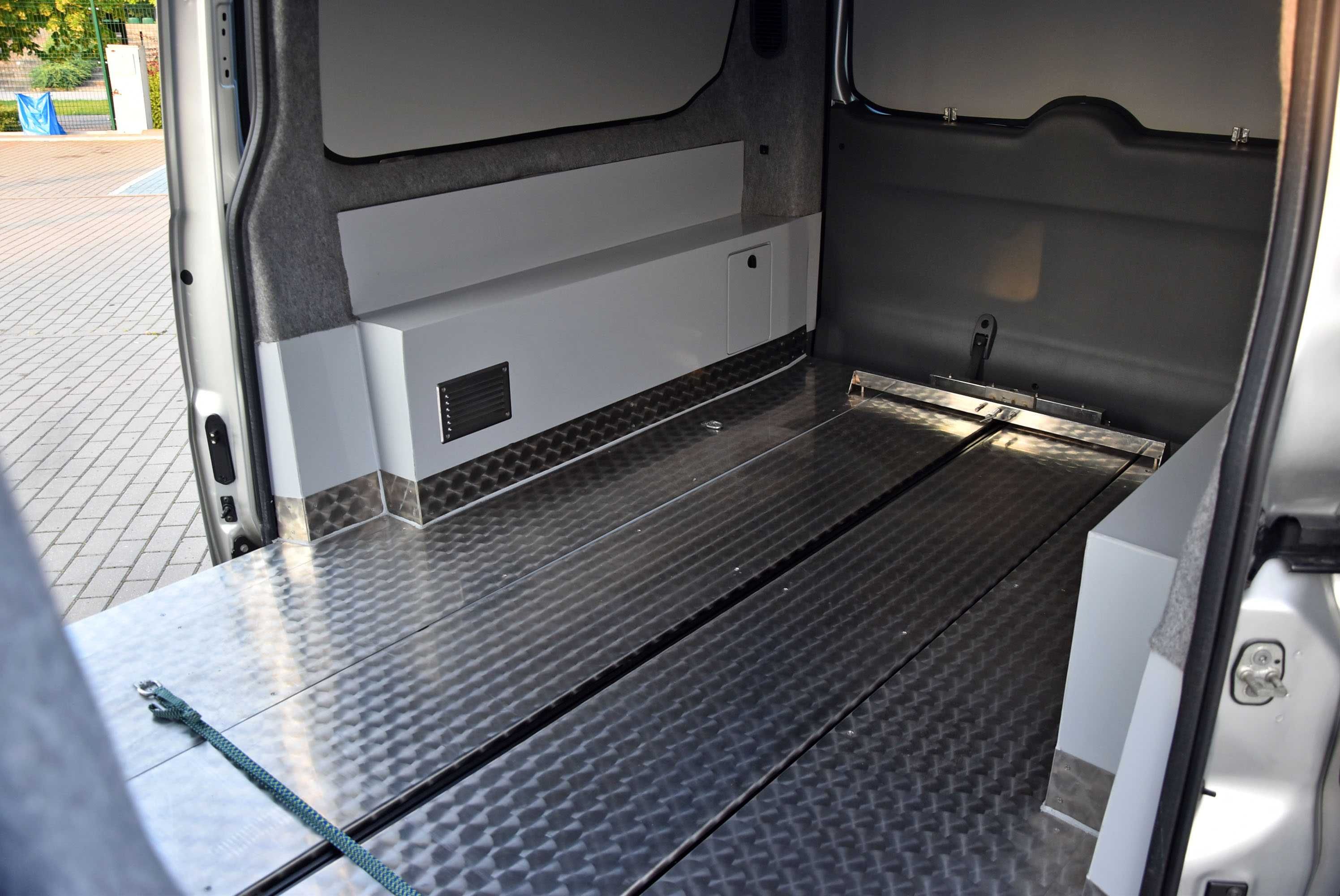 Karawan pogrzebowy Fiat Scudo, salon Polska, zabudowa Bautex
