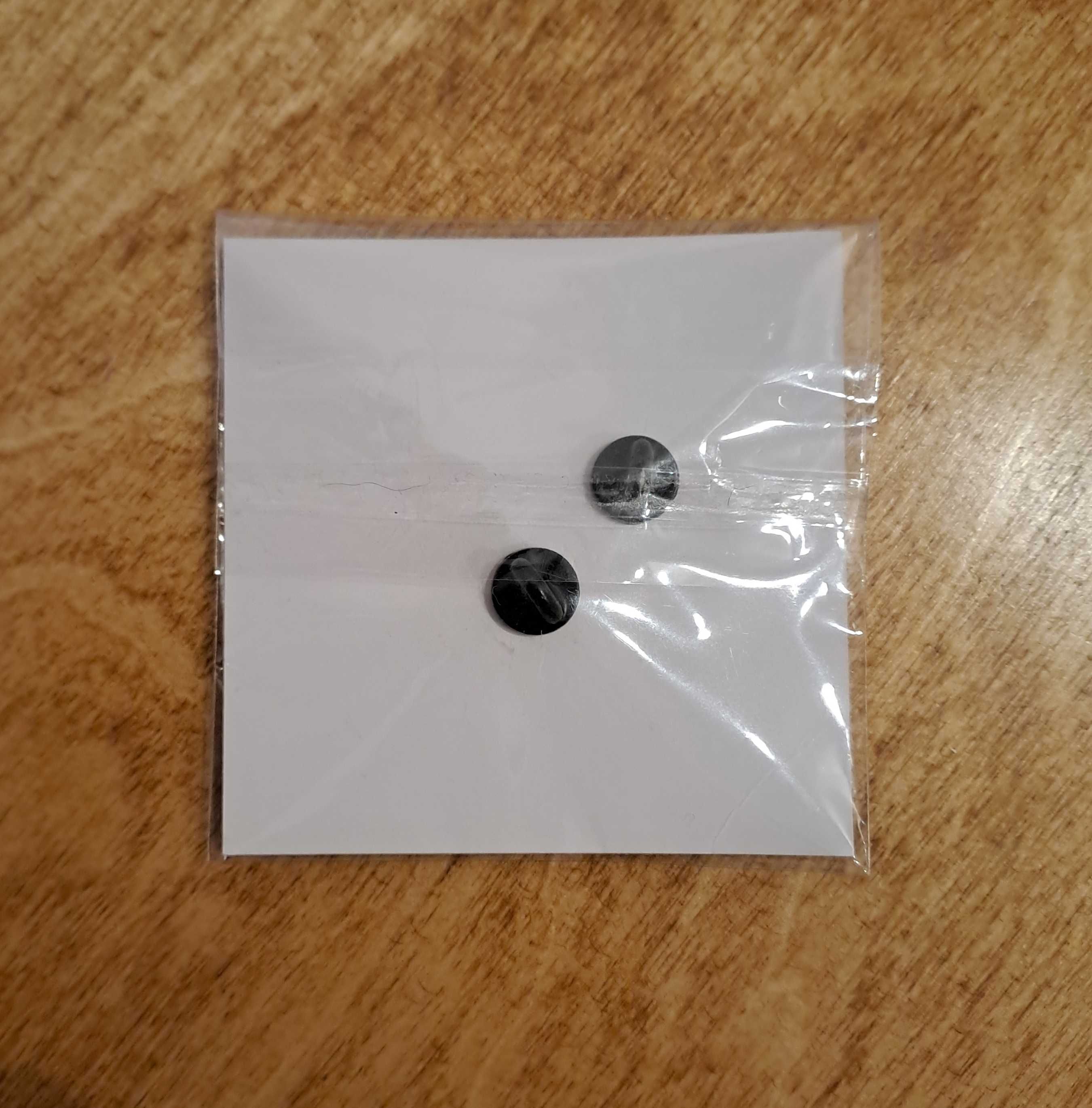 flaga LGBT pin przypinka papuga