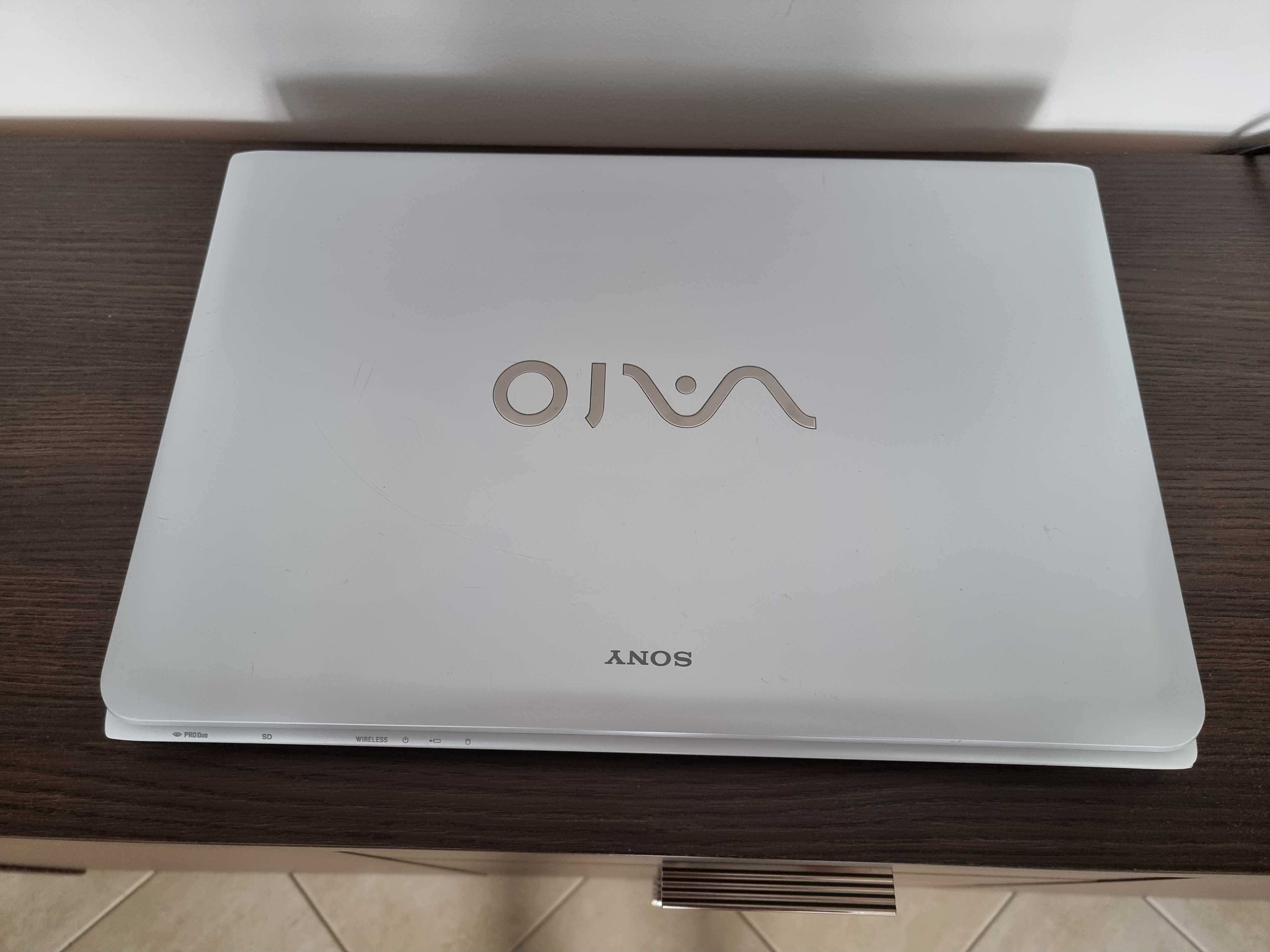 Sony VAIO SVE1713S1EW 17,3" i5 / 6GB RAM / HDD / Windows – biały