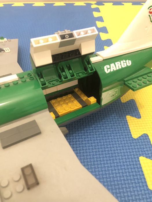 Lego City samolot 7734: Green Cargo Plane