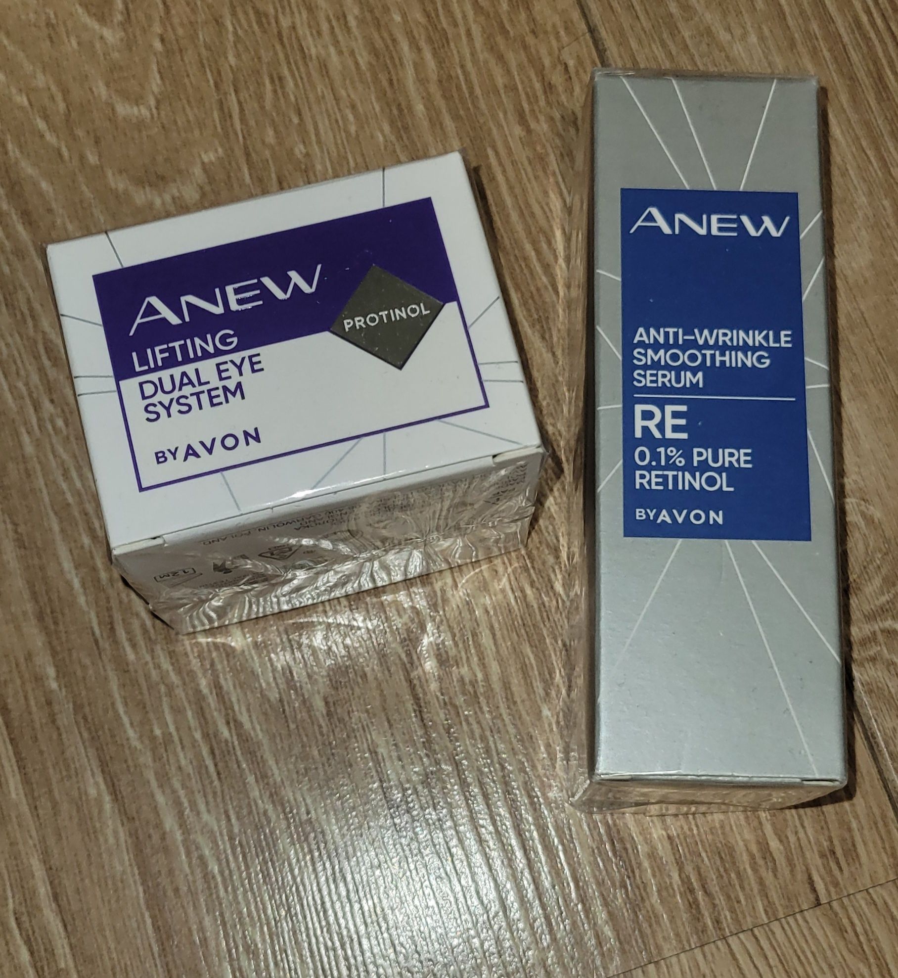 Zestaw Avon serum z retinolem program liftingujący okolice oczu