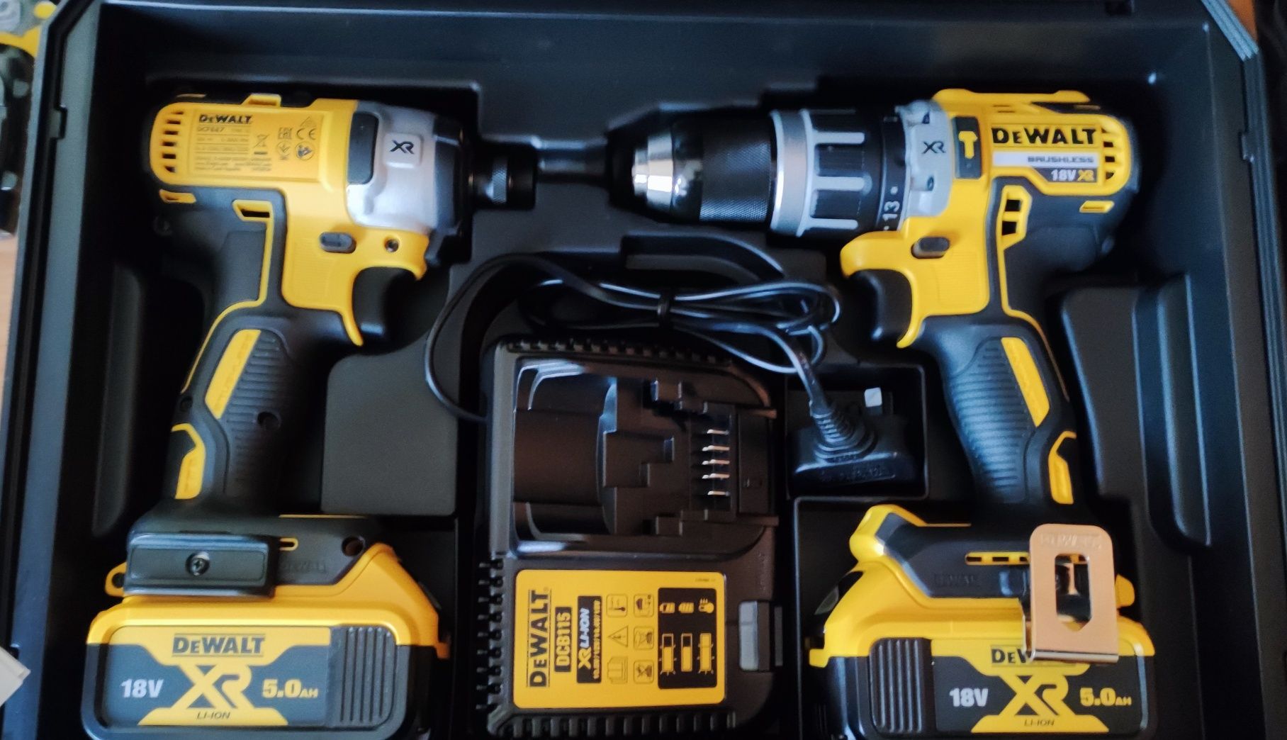 Dewalt Набір шурупокрутів dcd796 dcf887 акумулятори 5ah Original