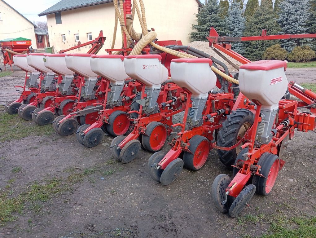 Siewnik do kukurydzy gaspardo Mti 8 + fronttank zbiornik przedni