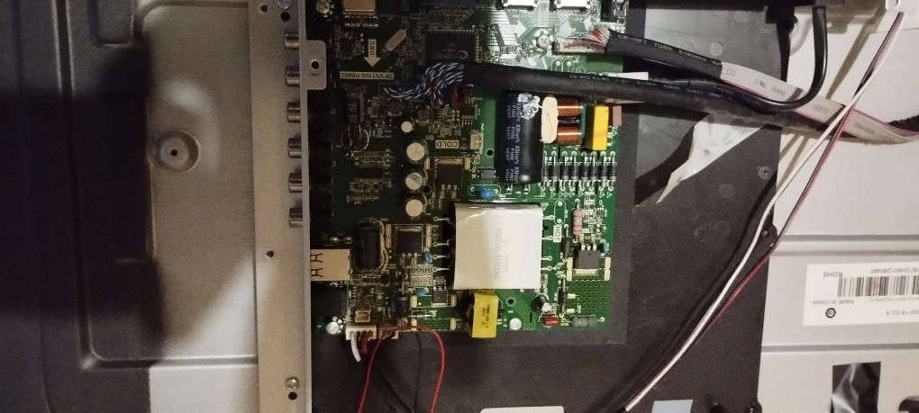 40" тв Bravis FHD