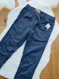 Kiabi Nowe spodnie 134-140cm joggersy dresy chłopięce Regular Fit
