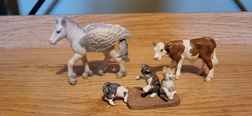 Schleich zestaw 3 figurek cielę kotek młody pegaz