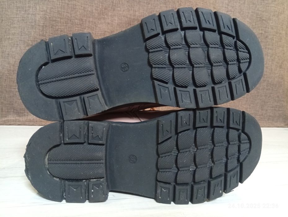 Зимові черевики для дівчинки 36 розмір