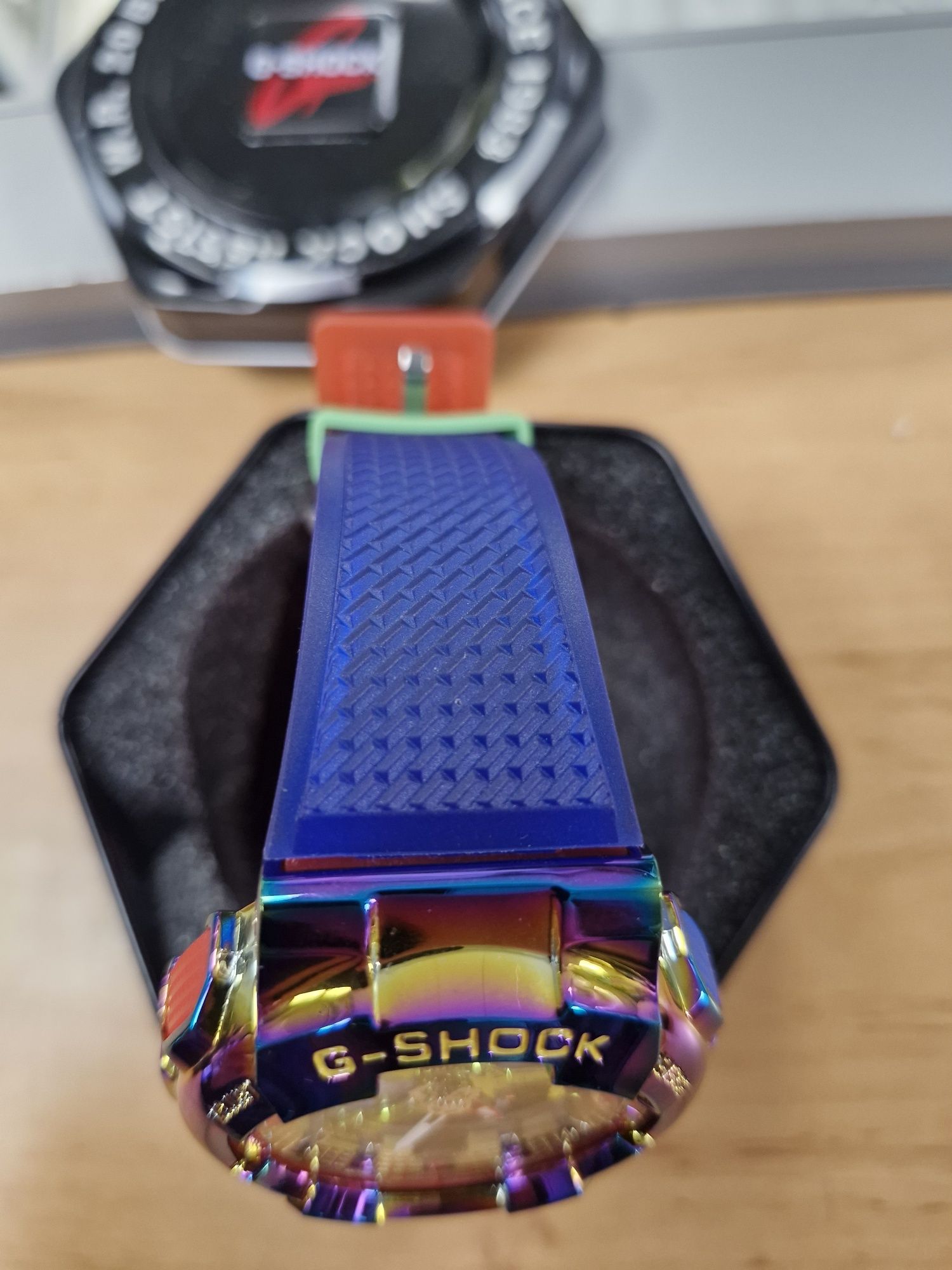 Casio g-shock rainbow 5553GM