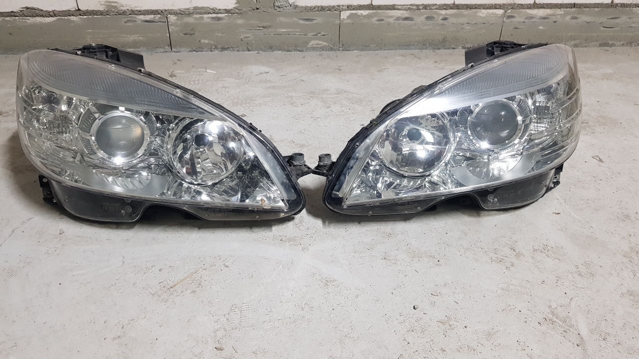 Lampy przednie Mercedes w204 rok 2009