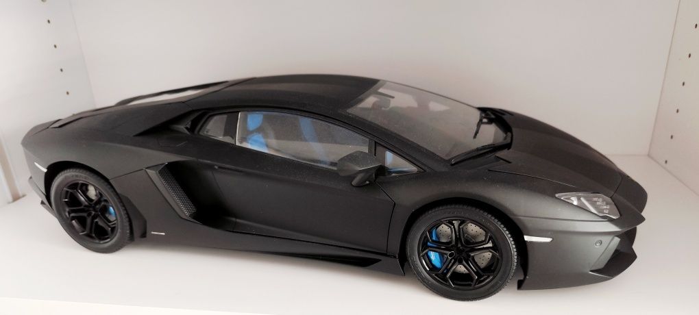 Pocher Lamborghini Aventador LP700-4 1/8