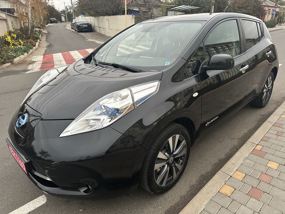 Продам Nissan Leaf