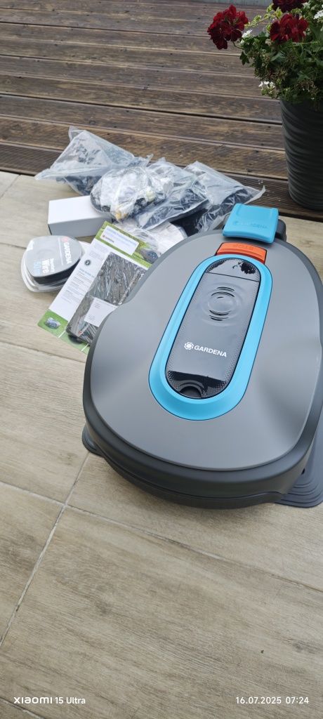Robot koszący Gardena, 1250 m², kosiarka automatyczna z Bluetooth