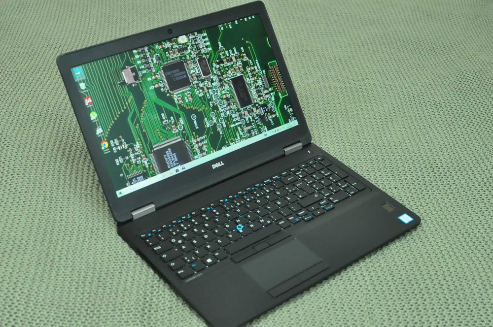 Игровой ноутбук Dell 5570  (Core i5/8Gb/SSD /intel HD - 2Gb)