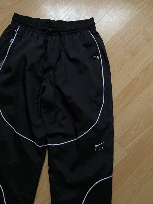 Нейлонові спортивні штани Nike Fly