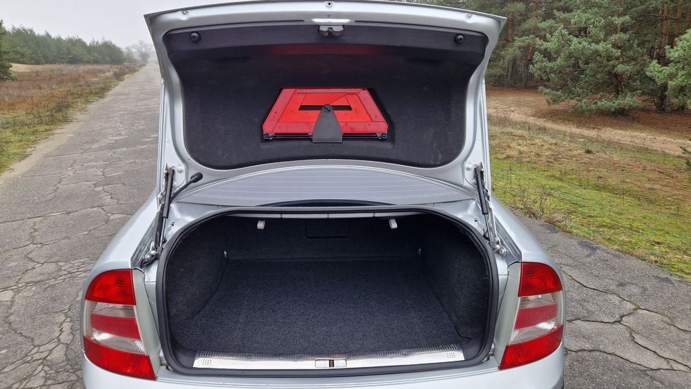 Автомобиль Skoda Superb