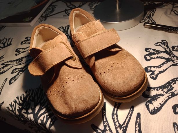 Sapatos de Camurça - número 28 - para criança - estilo "Carneirinhas"