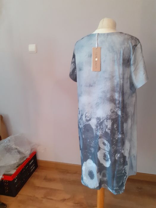 Bardzo kobieca tunika/sukienka w tonacji jasno- i ciemnoszarej,rozm. M