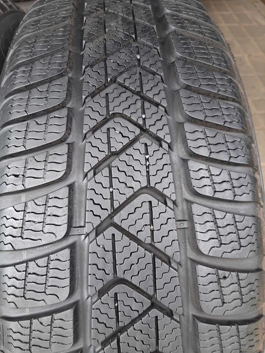 2x Opony zimowe 205/60R17 Pirelli SottoZero 3 / 7mm / 2019r