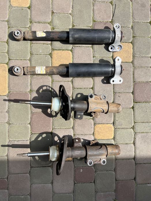 Продам оригинальные амортизаторы на Cadillac ATS 2016 под реставрацию