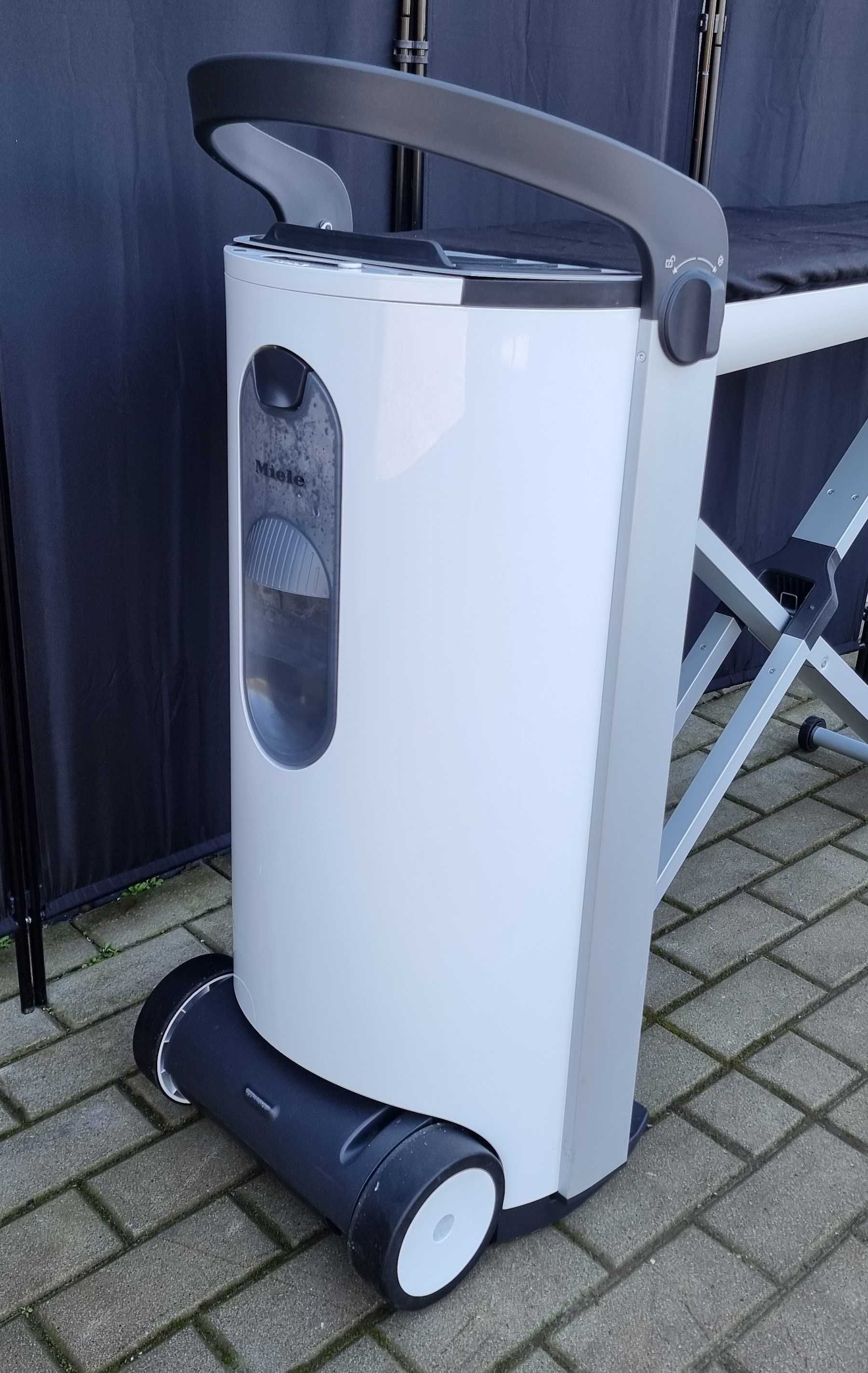 Prasowalnica, deska prasownia,stacja parowa FashionMaster Miele B 2847