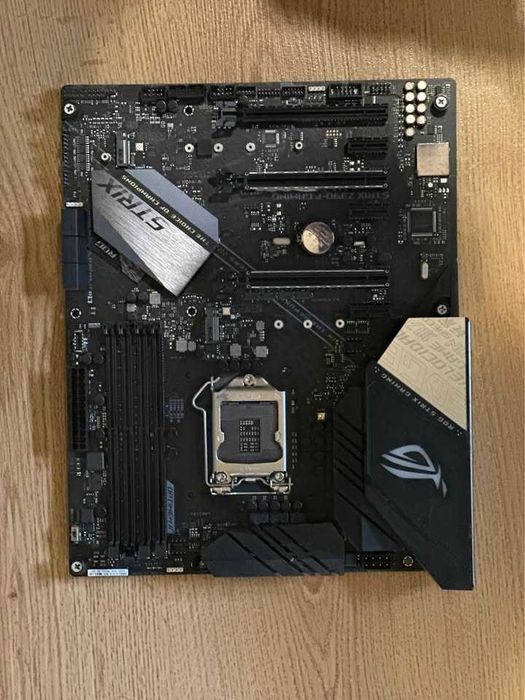 Płyta główna: ASUS ROG STRIX Z390-F Gaming