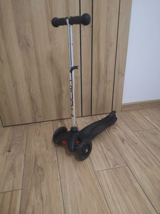 Hulajnoga trójkołowa LED