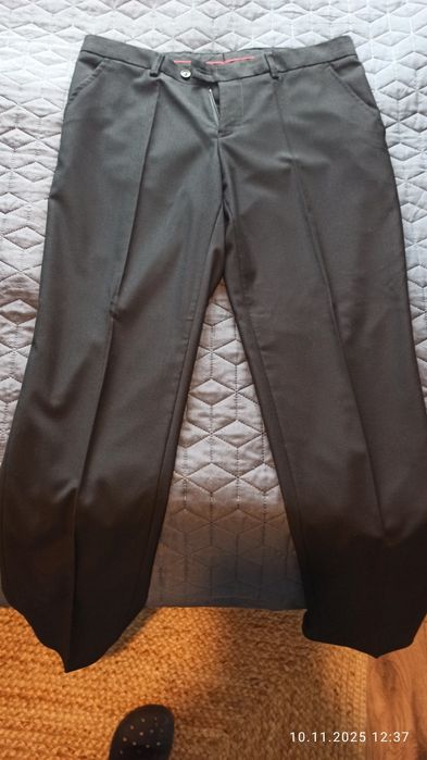 Sprzedam czarny garnitur Vestus męski + gratis koszula