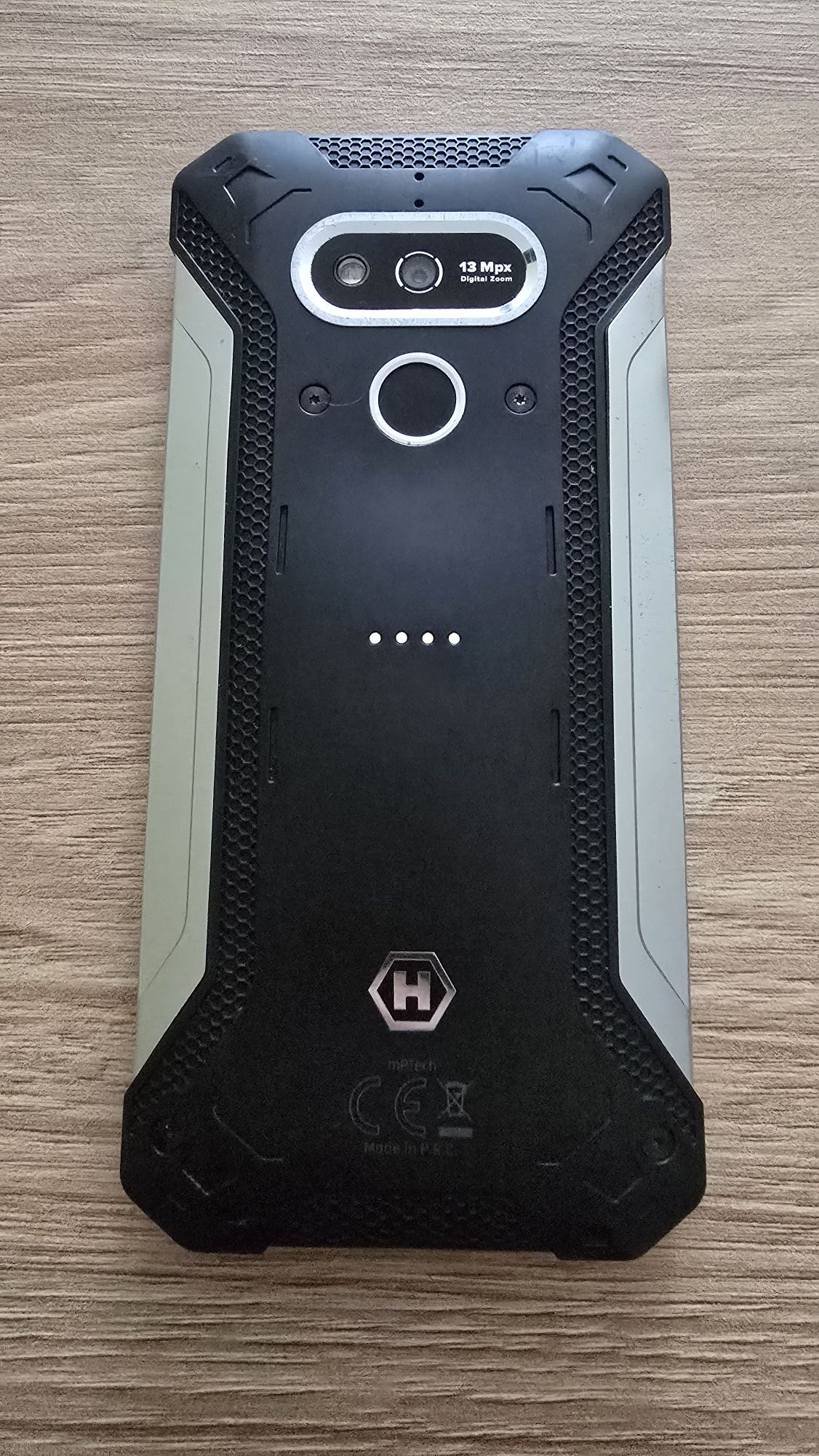 Hammer Explorer włącza się, bateria spuchnieta