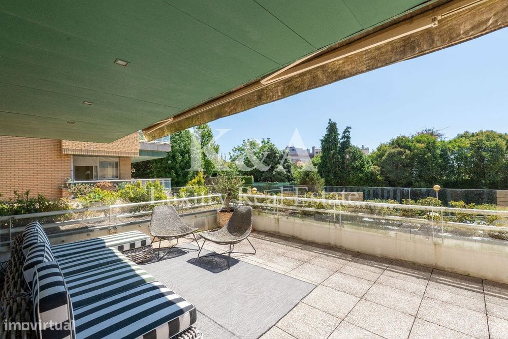 T3+1 com terraço na Foz