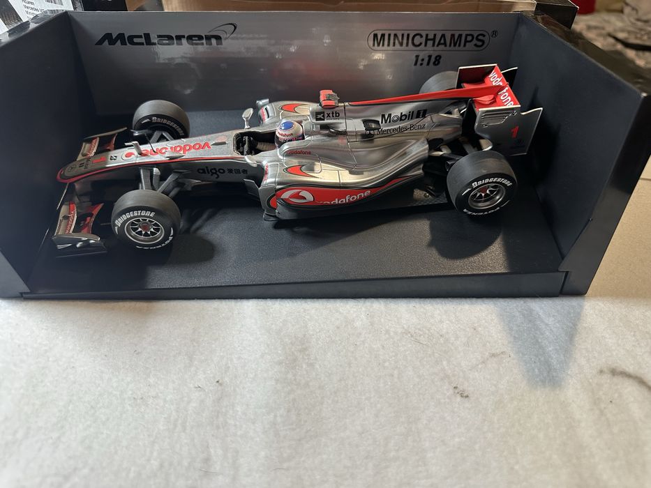 Модель, болід F1 McLaren Mercedes MP4-25
