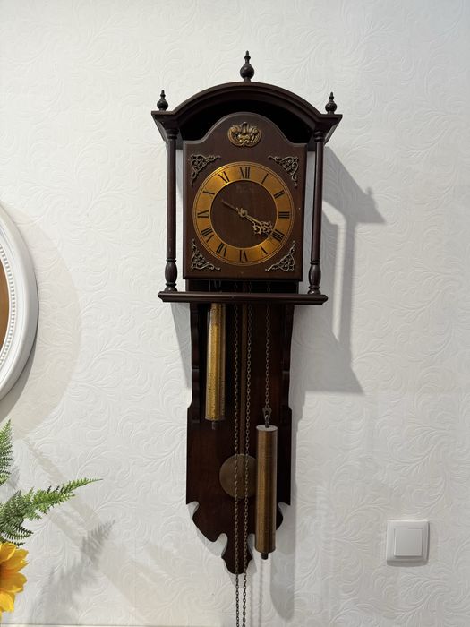 Relógio de Parede Antigo com Pêndulo – Fabricado em Portugal
