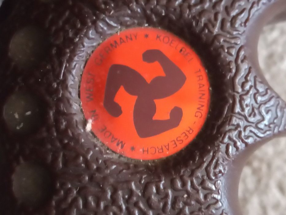 Dwa hantle 8 kg wypełnione wodą