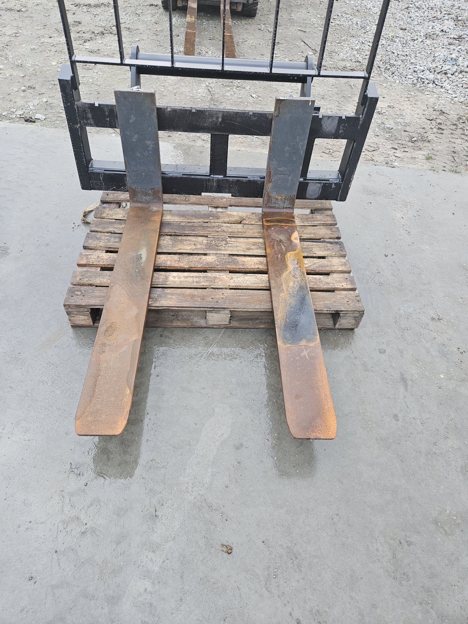 Paleciak manitou JCB Qfit Kramer  inne widły