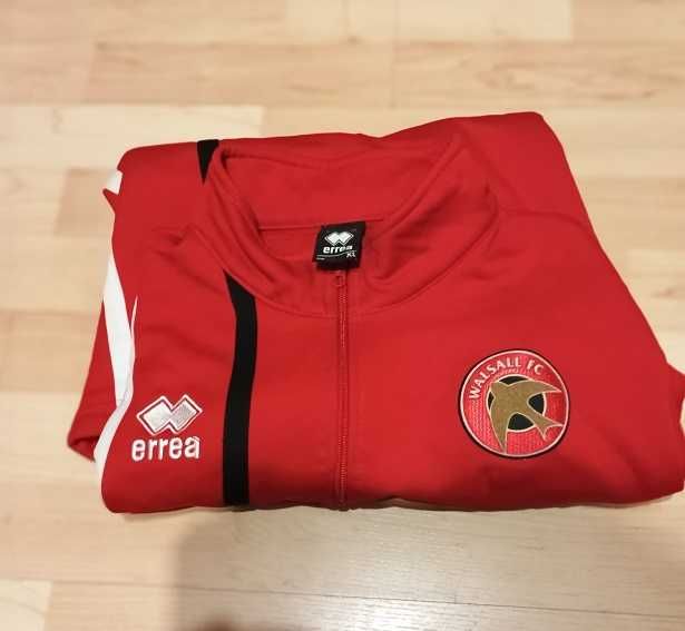 Czerwona bluza Errea angielskiego klubu Walsall F.C.