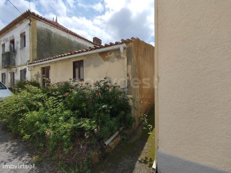 Moradia para reconstrução, em Anobra, Condeixa-a-Nova